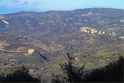 Vista di Seggiano e del Castello di Potentino